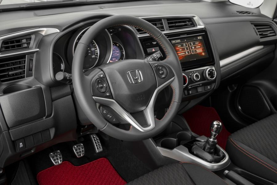 Интерьер Honda Fit Sport HFP Accessories 2017 года  (NA) (фото 16 из 32)
